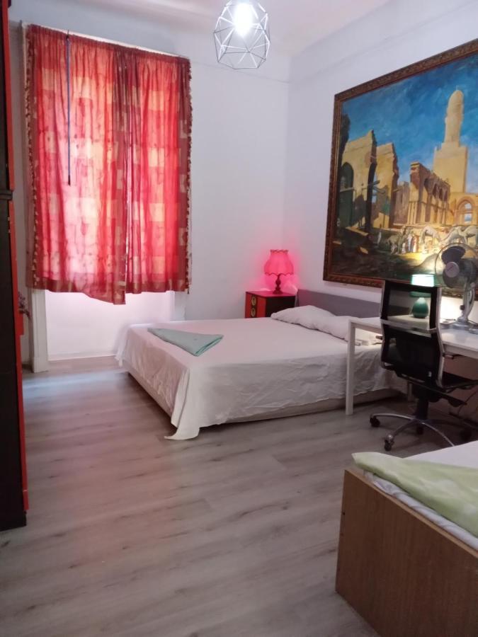 A Room In A Beautiful Apartment In The City Center Mailand Exterior foto